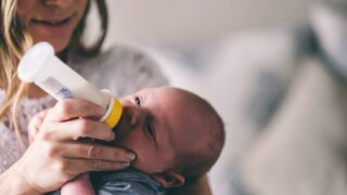 ミルク拒否　哺乳瓶拒否 胎児発育不全　早産