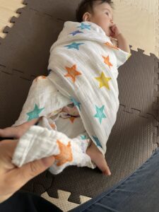 おくるみ　巻き方 早産　低出生体重　胎児発育不全